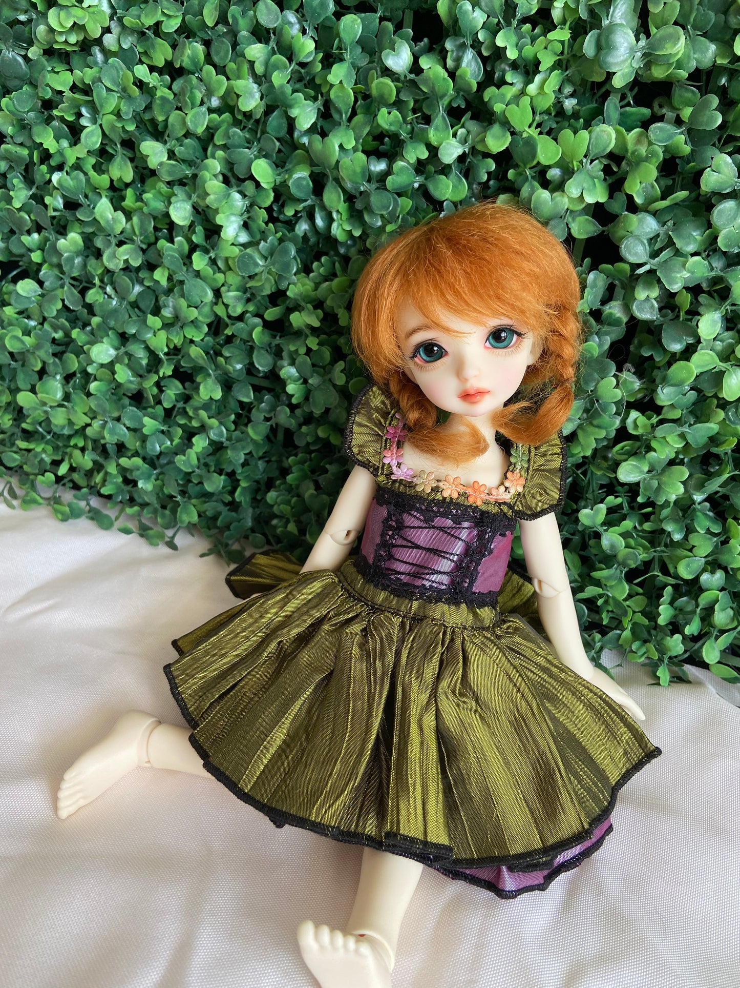1/6 girl doll Anna with makeup, wig , clothes and eyes
