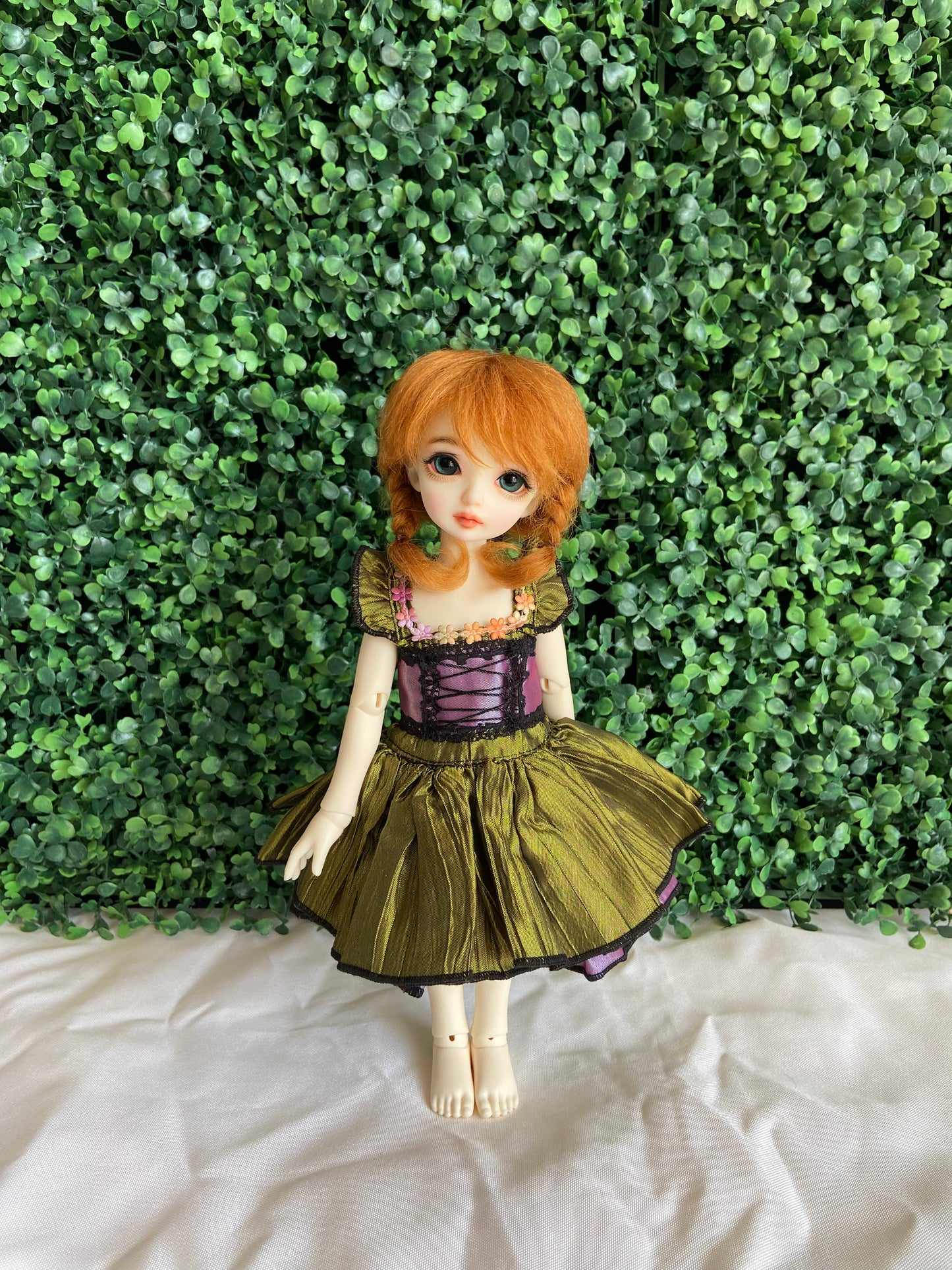 1/6 girl doll Anna with makeup,  wig , clothes and eyes