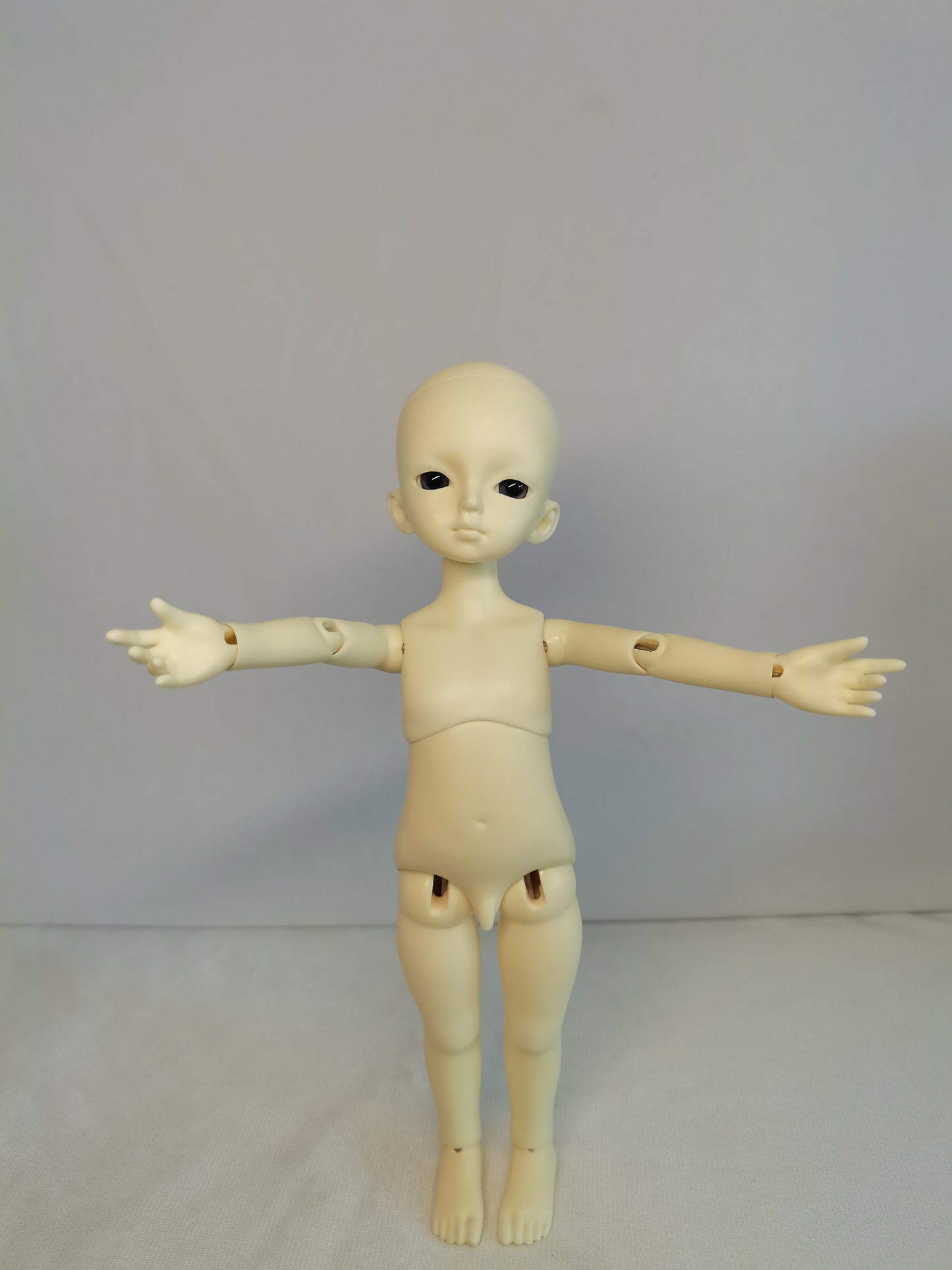 1/6 26cm doll in white skin with glass eyes