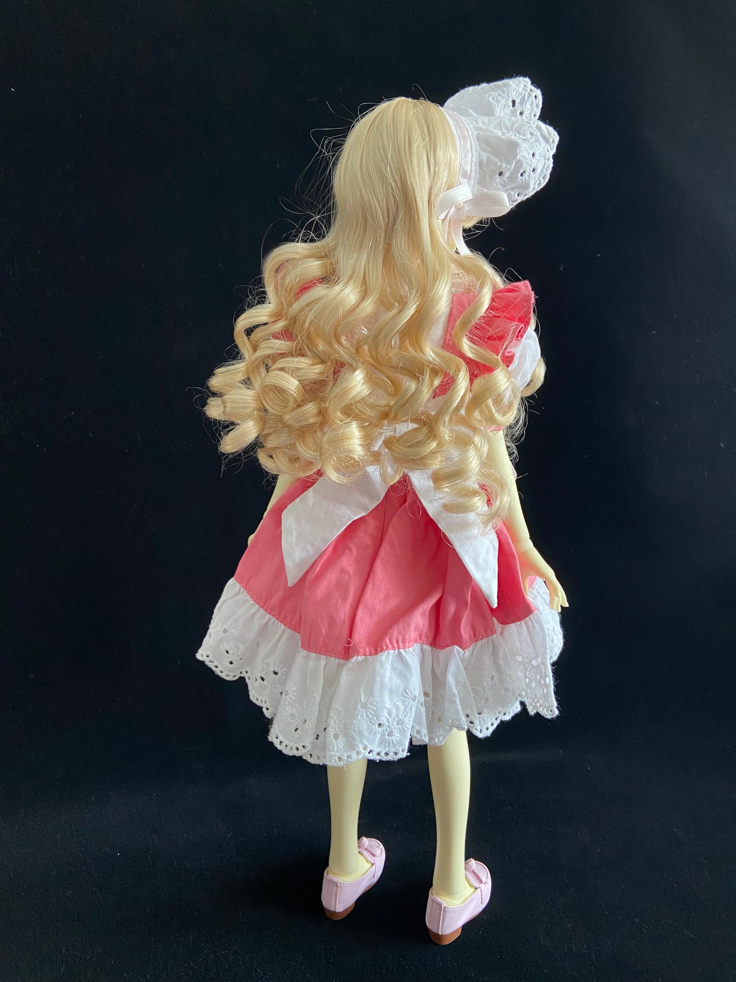 1/4 girl doll Elaine in white skin without makeup