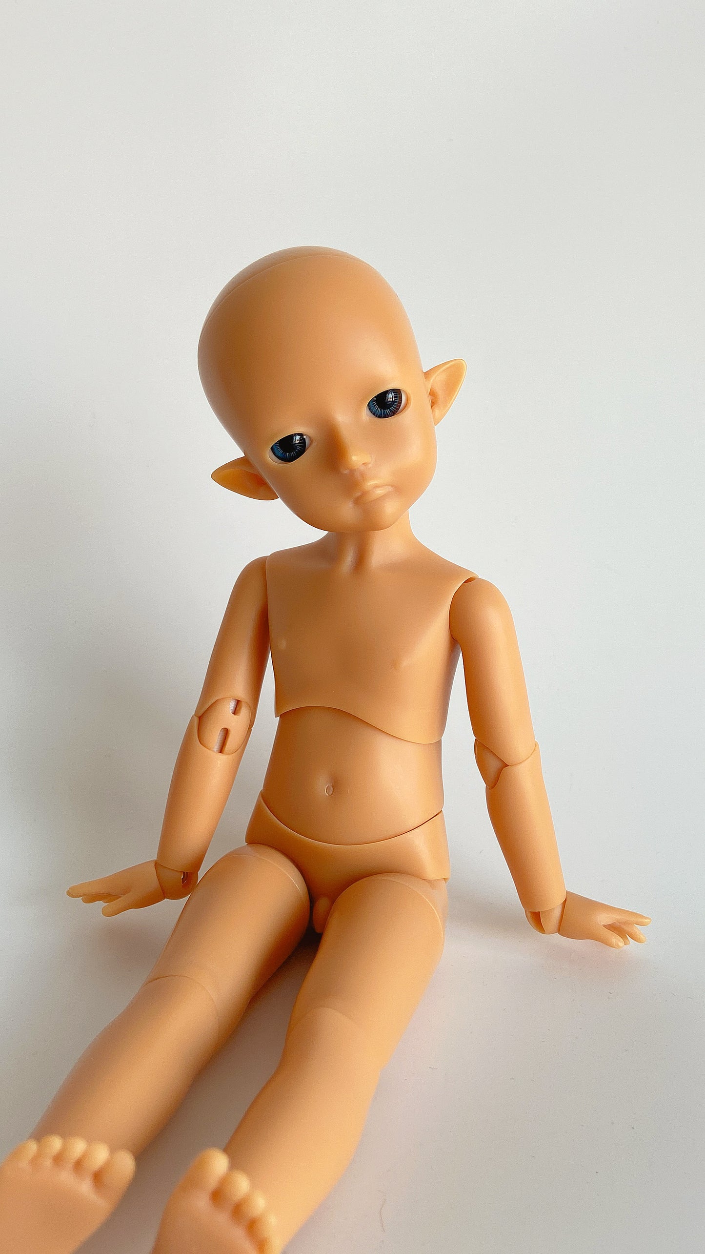 1/6 boy doll Ria in tan skin without makeup