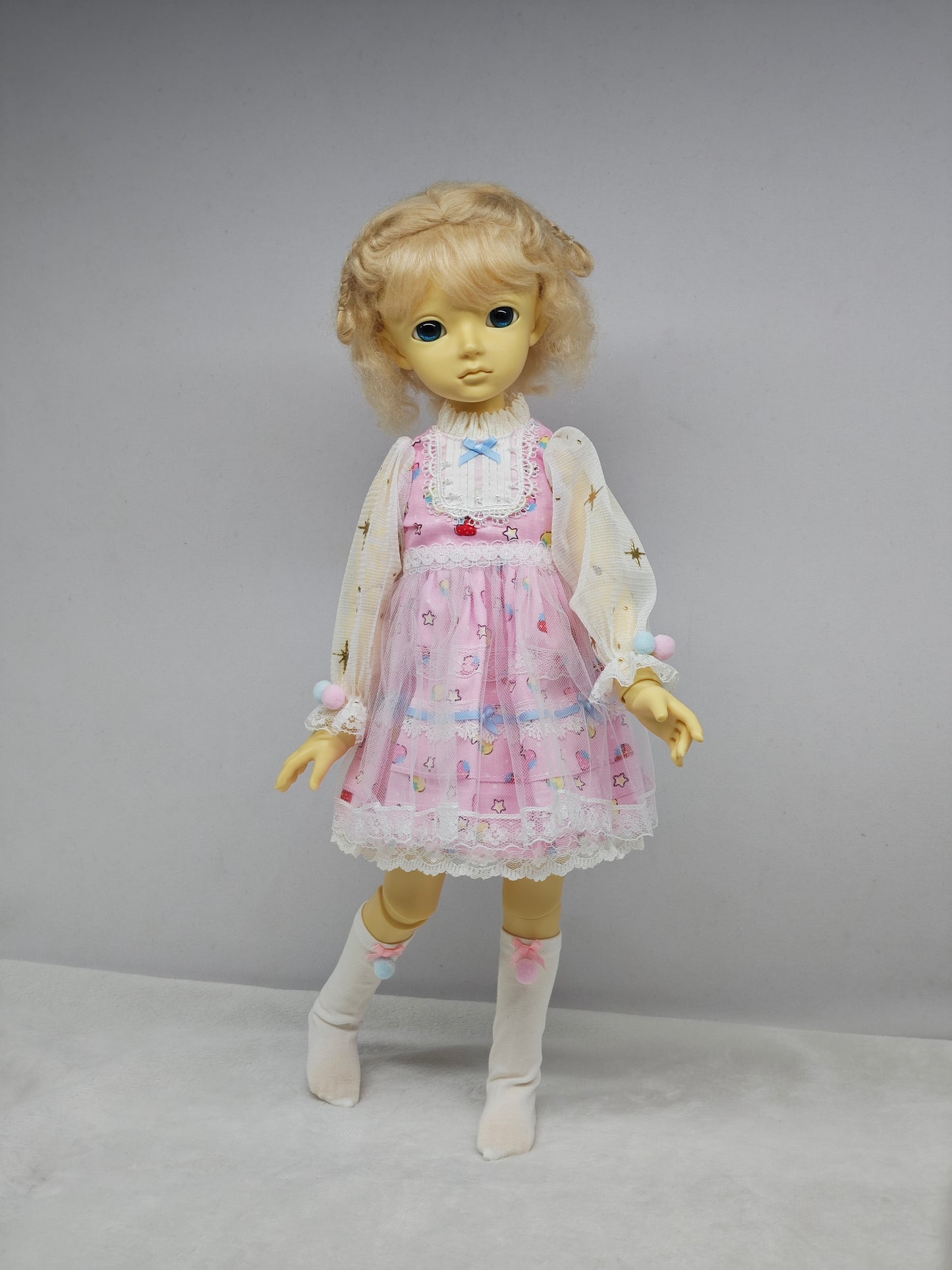 1/4 girl doll Alice with wig and dress, no makeup