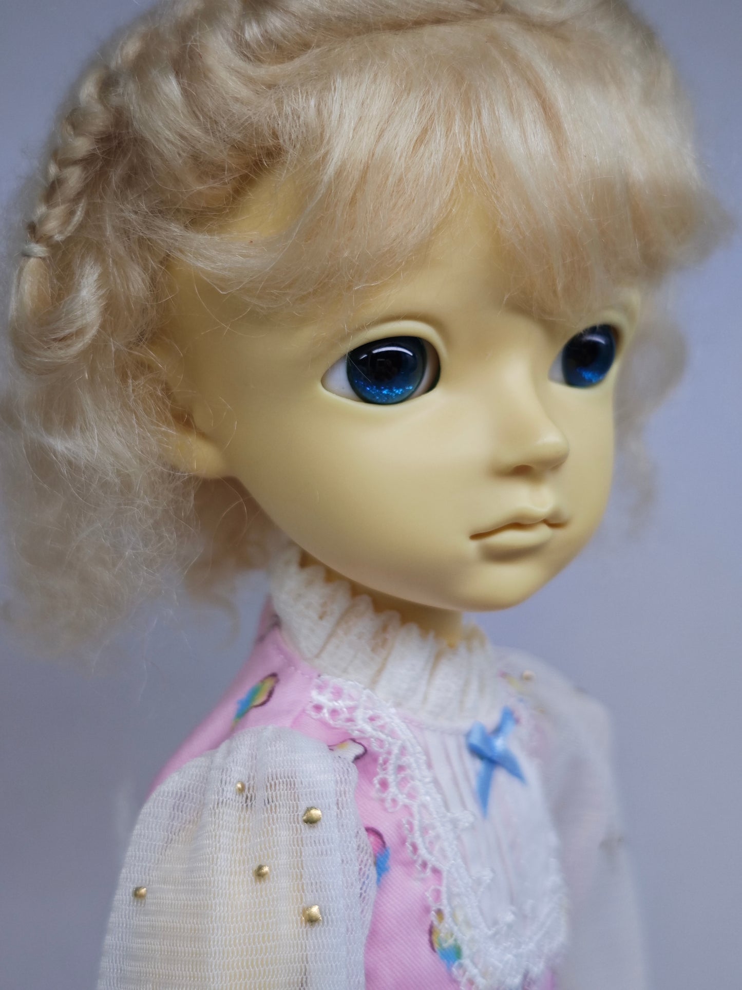 1/4 girl doll Alice with wig and dress, no makeup