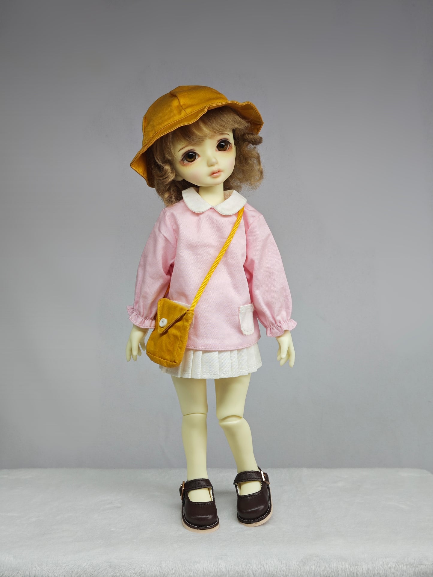 1/6 bjd girl doll Anna in white skin with shown items
