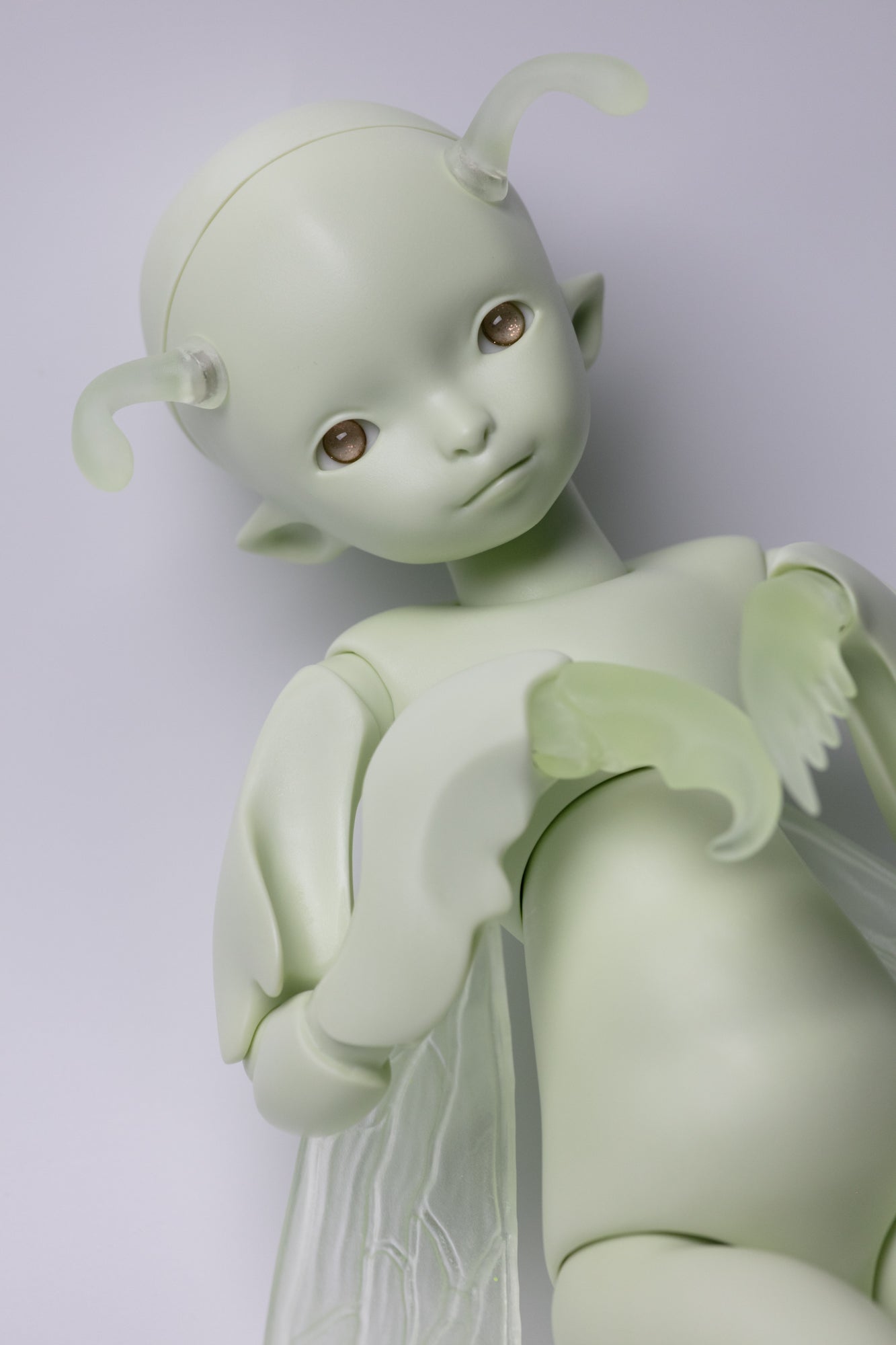 1/6 doll Jadite in pea-green skin instock